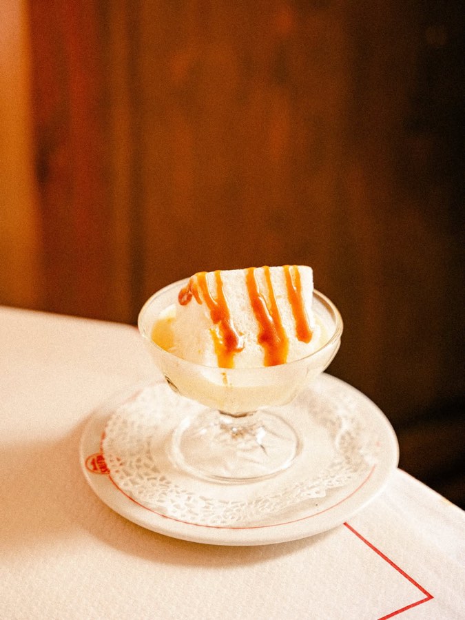 Île flottante bien installée au Bouillon Saleya